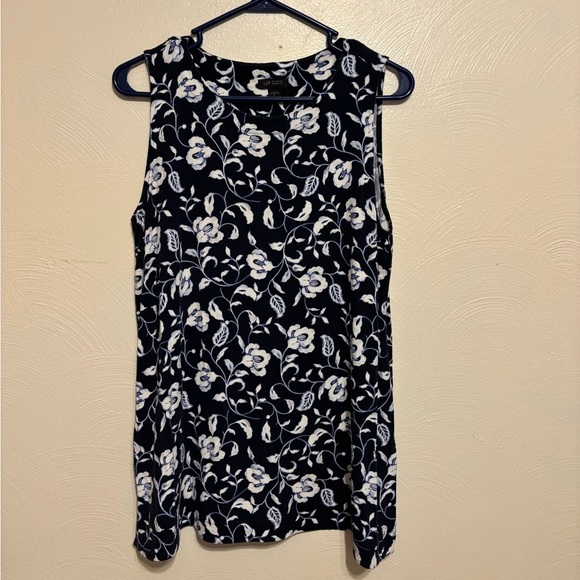 J. Jill Tops - J. Jill Navy and White Floral Tank Top